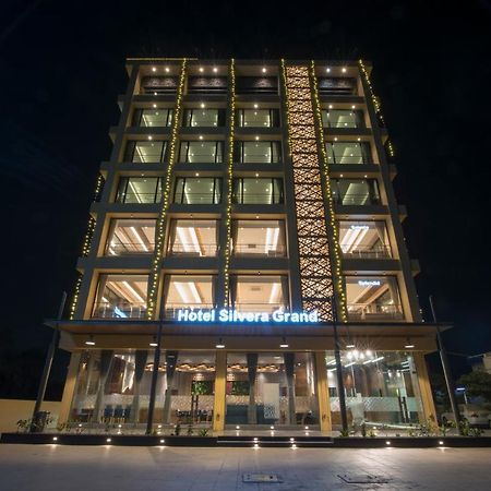 Hotel Silvera Grand Ahmedabad Exterior foto