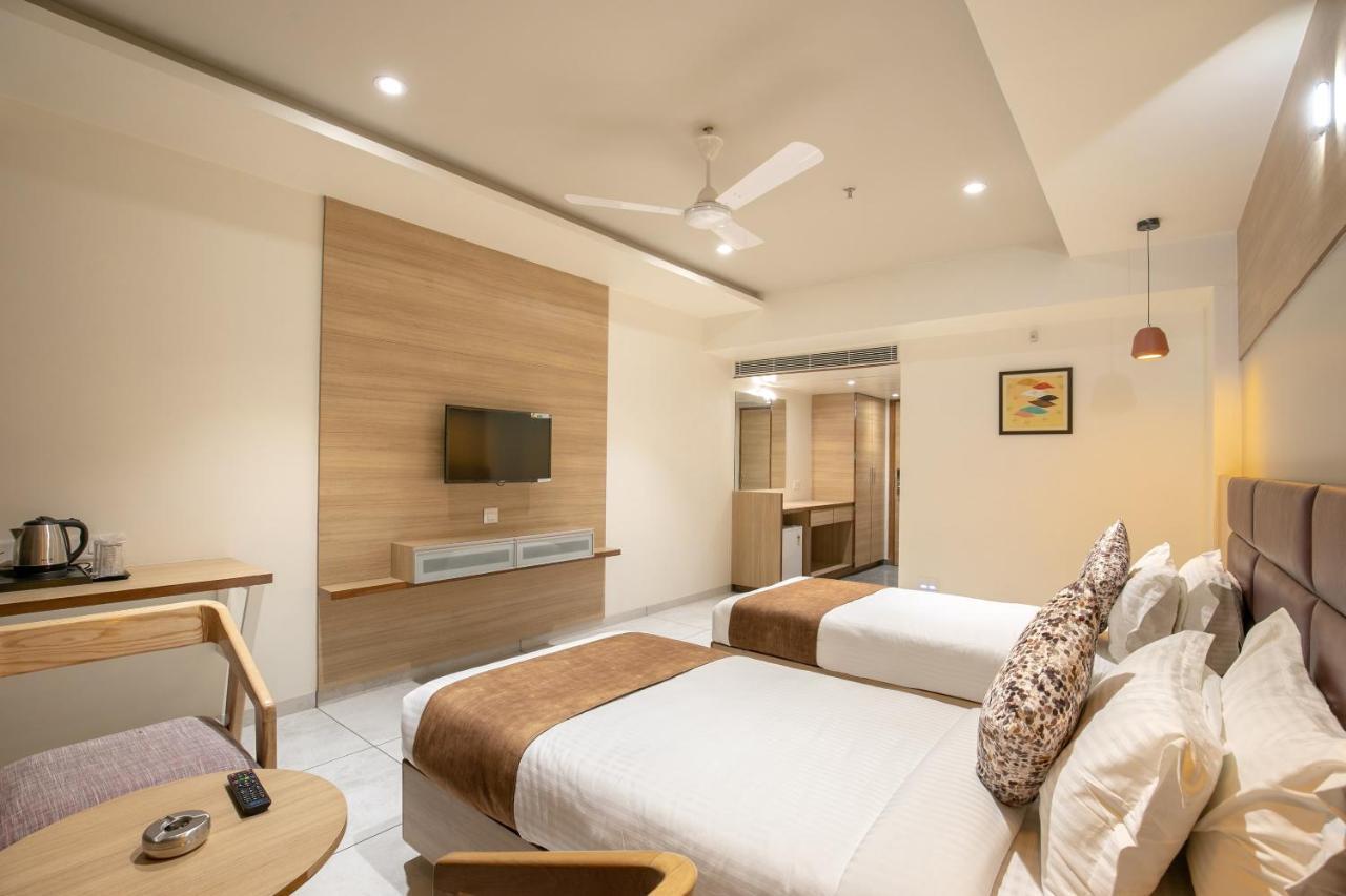 Hotel Silvera Grand Ahmedabad Exterior foto