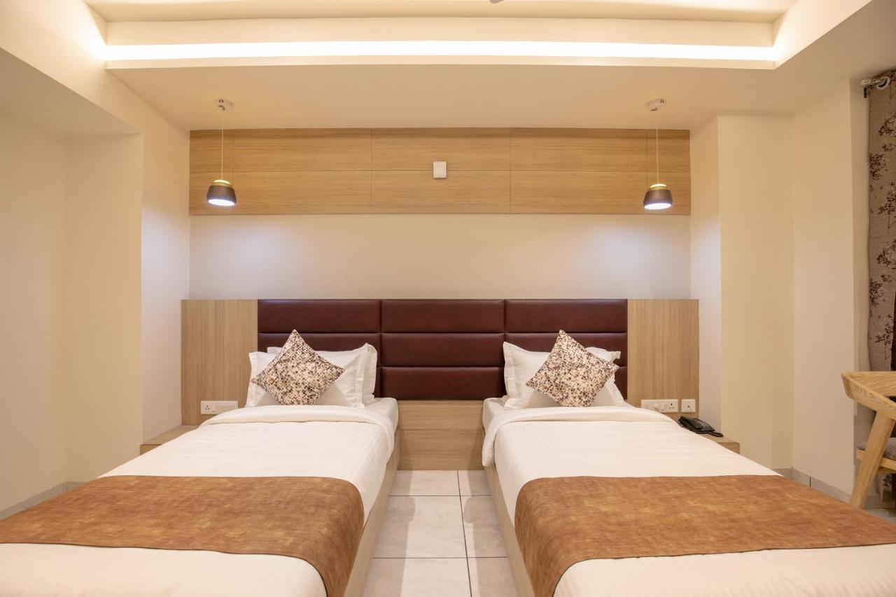Hotel Silvera Grand Ahmedabad Exterior foto