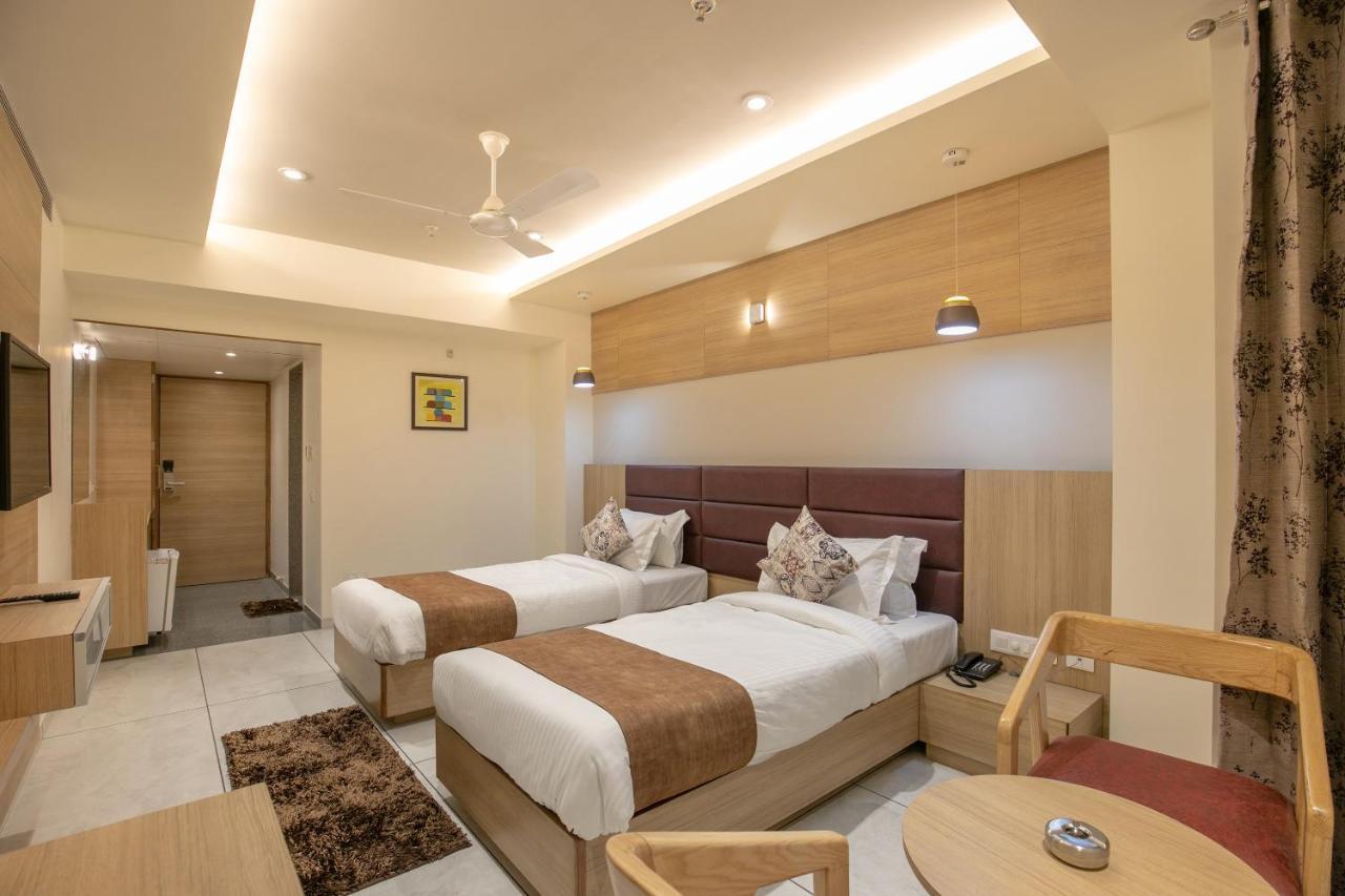 Hotel Silvera Grand Ahmedabad Exterior foto