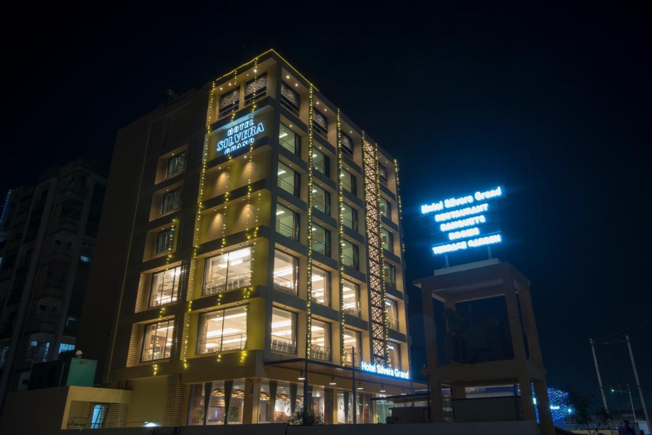 Hotel Silvera Grand Ahmedabad Exterior foto