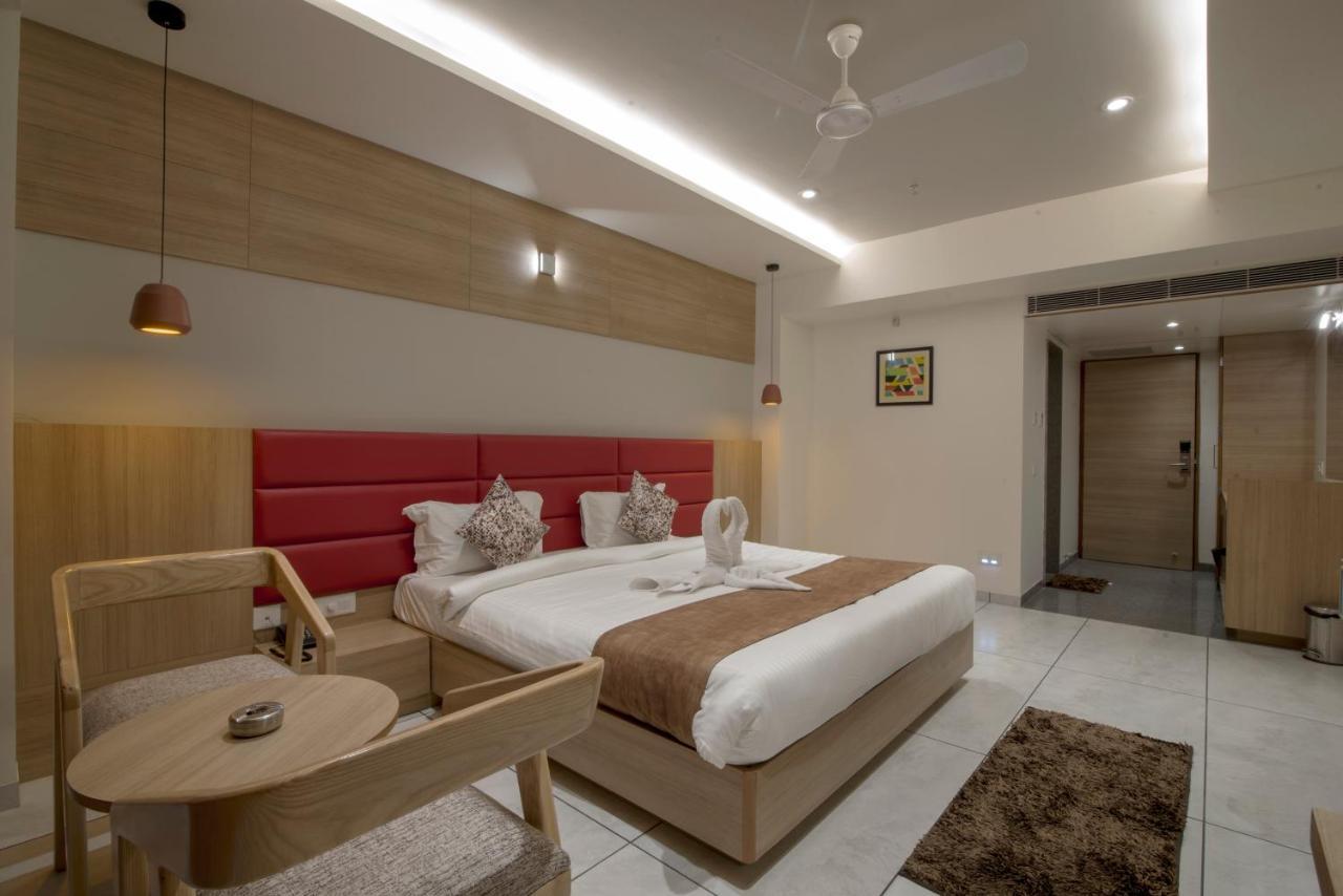 Hotel Silvera Grand Ahmedabad Exterior foto