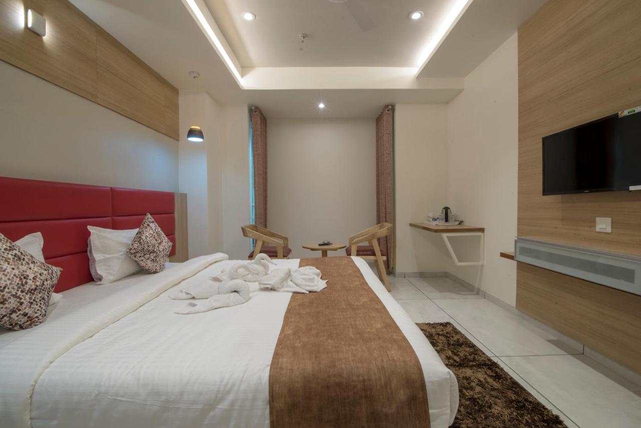 Hotel Silvera Grand Ahmedabad Exterior foto